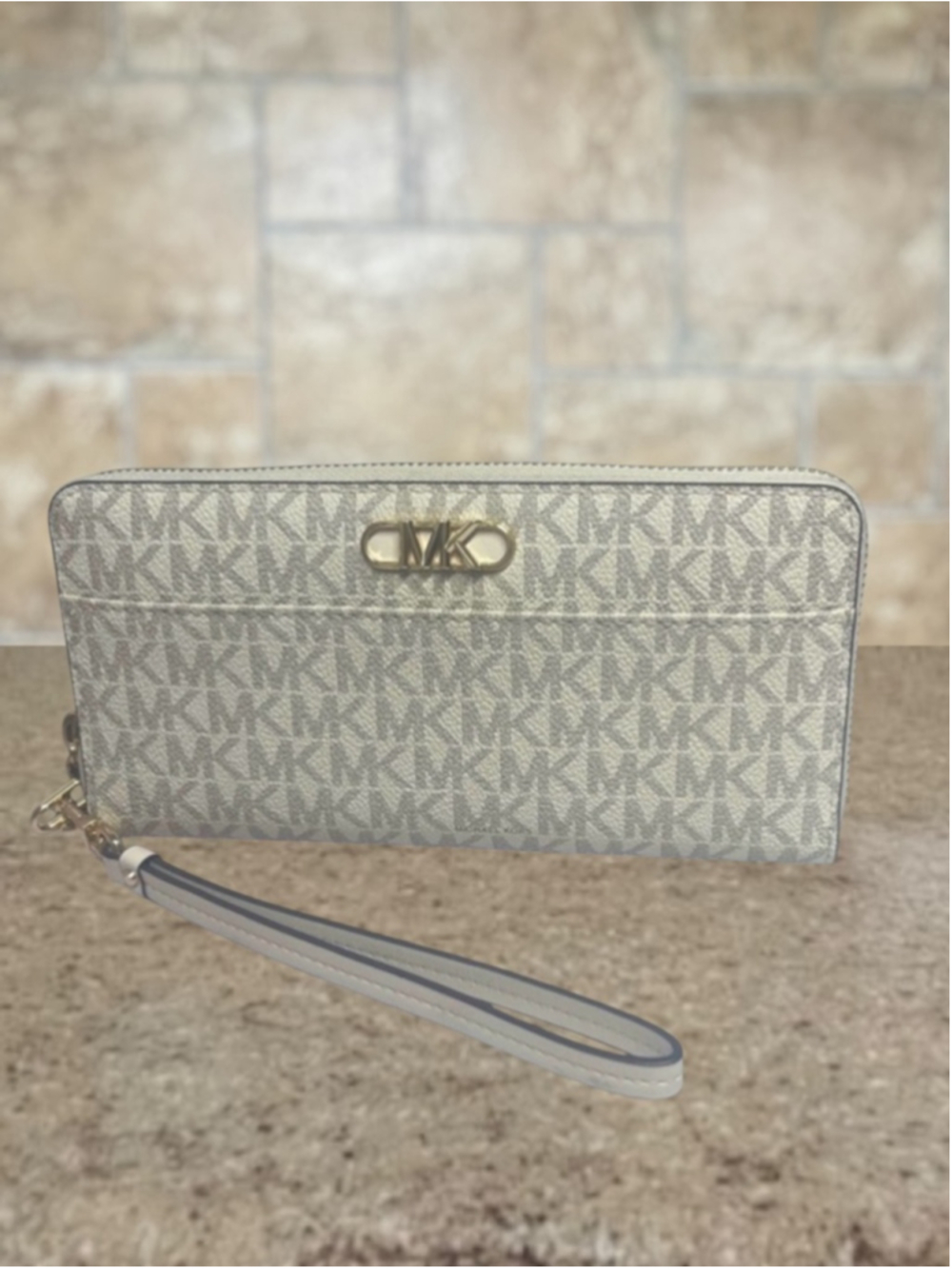 Michael Kors Parker Large Continental Zip Around Wallet/Wristlet Light Cream